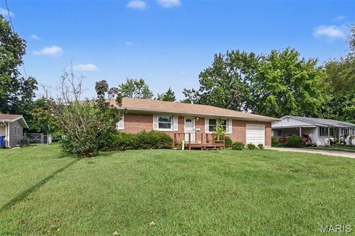 513 Forsythia Ln, Olivette, MO, 63132-2008 | Card Image