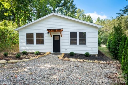 60 Pearl St, Black Mountain, NC, 28711-8441 | Card Image