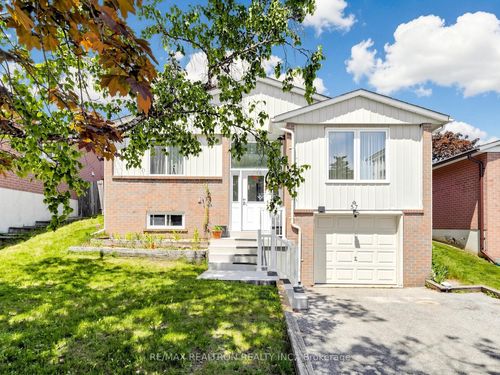 57 William Roe Blvd, Newmarket, ON, L3Y5E9 | Card Image