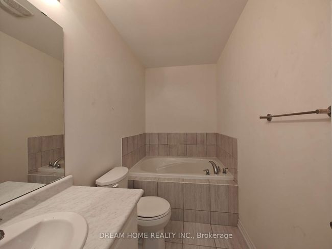 28 Robert Joffre Leet Ave, House attached with 3 bedrooms, 3 bathrooms and 1 parking in Markham ON | Image 21