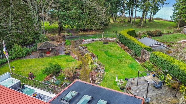 1625 Queequeg Trnabt, House other with 3 bedrooms, 3 bathrooms and 4 parking in Gabriola Island BC | Image 45