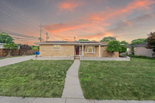 32930 Coventry Pl, Warren, MI, 48093-6125 | Card Image