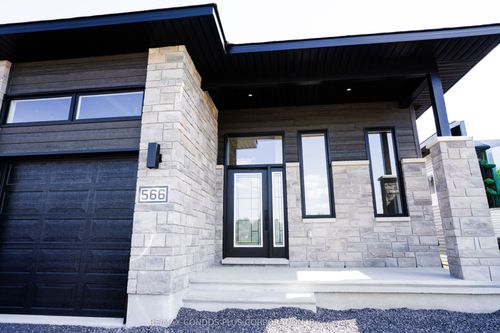 566 Regina St, Embrun, ON, K0A1W0 | Card Image
