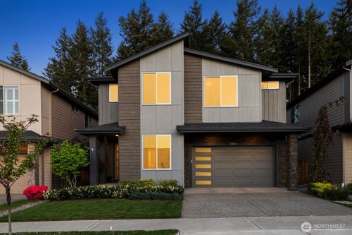 13409 Edmunds Pkwy E, Bonney Lake, WA, 98391-8287 | Card Image