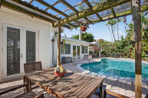 2101 Ne 25th St, Wilton Manors, FL, 33305-1529 | Card Image