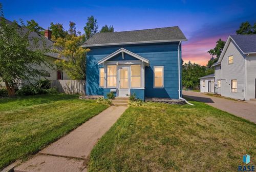 1513 S Duluth Ave Avenue, Sioux Falls, SD, 57105-1735 | Card Image