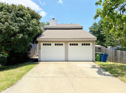 725 Cain St, Lake Dallas, TX, 75065-2813 | Card Image