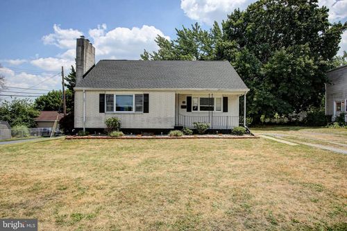 16 E Beale Ave, ENOLA, PA, 17025-2803 | Card Image