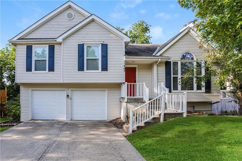 1405 Tawny Dr, Lee's Summit, MO, 64086-5945 | Card Image