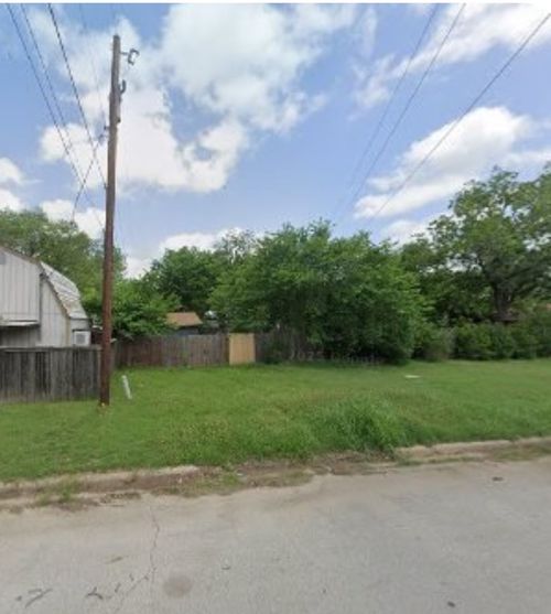 305 E Miller St, Burleson, TX, 76028-4800 | Card Image