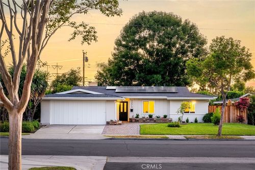 3273 Indiana Ave, Costa Mesa, CA, 92626-2210 | Card Image