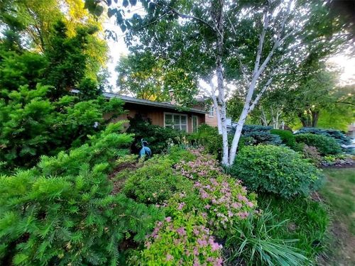 2101 Ne 62nd St, Kansas City, MO, 64118-5009 | Card Image