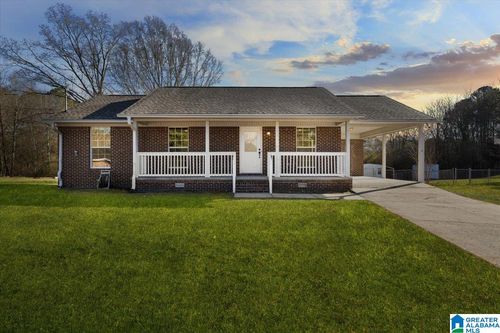 130 Church St, Oneonta, AL, 35121-2318 | Card Image