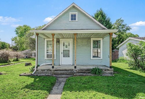 107 N Grand Blvd, Osceola, IN, 46561-2008 | Card Image