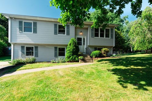 35 Old Pine Rd, Narragansett, RI, 02882-2406 | Card Image