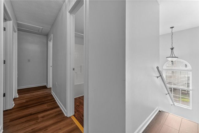 206 Mountain Dr, Townhouse with 3 bedrooms, 3 bathrooms and 2 parking in Carnegie PA | Image 17