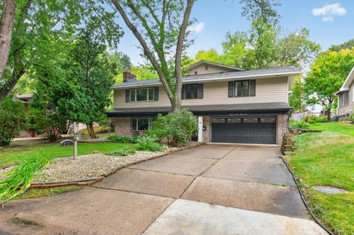 2721 June Ave N, Golden Valley, MN, 55422-3622 | Card Image