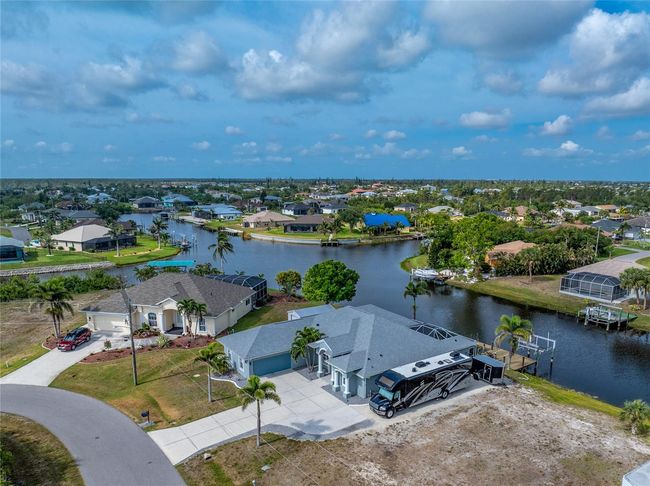 15674 Applewhite Cir, House other with 3 bedrooms, 3 bathrooms and null parking in Port Charlotte FL | Image 68