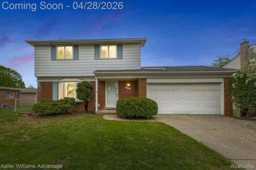 39192 Howell St, Livonia, MI, 48154-4717 | Card Image