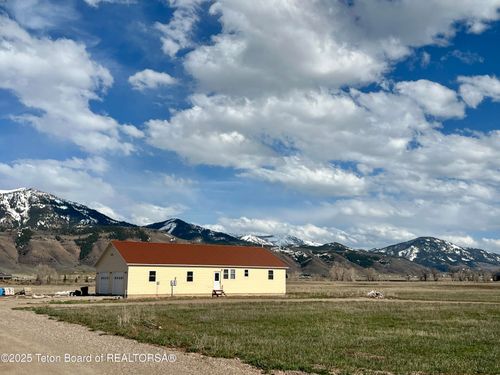 413 Harmon Ln, Afton, WY, 83110-9416 | Card Image