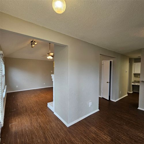 1205 Old Barn Ln, Mesquite, TX, 75149-6823 | Card Image