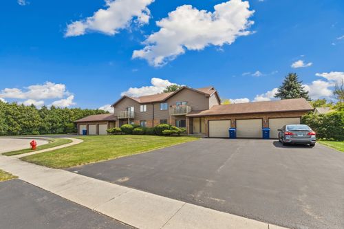 216-216 Pardridge Pl, Dekalb, IL, 60115-4657 | Card Image