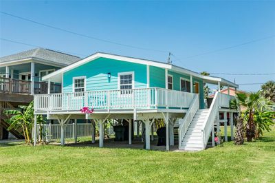 Wraparound deck to enjoy the coastal breeze! | Image 3