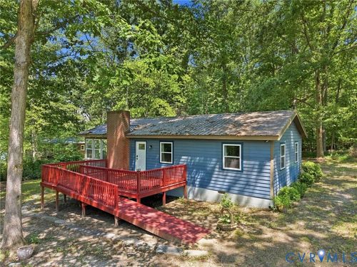 7 Lakeside Drive Ext, Columbia, VA, 23038-2905 | Card Image