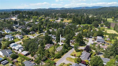 4155 North Rd, Saanich, BC, V8Z5H9 | Card Image