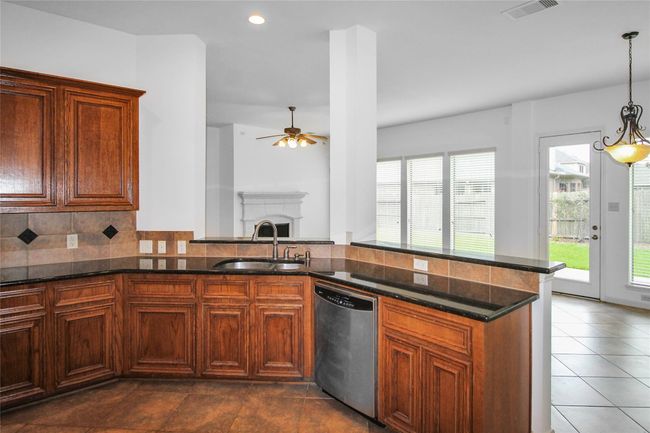 13204 Quiet Lake Ln, House other with 5 bedrooms, 4 bathrooms and 2 parking in Pearland TX | Image 10