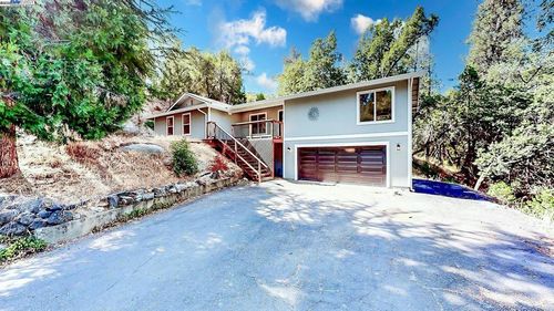 21451 Phoenix Lake Rd, Sonora, CA, 95370-8224 | Card Image