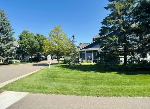 401 Hickory Ln N, Oakdale, MN, 55128-7036 | Card Image