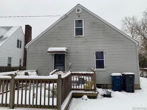 320 W Mcclellan St, Flint, MI, 48505-4075 | Card Image