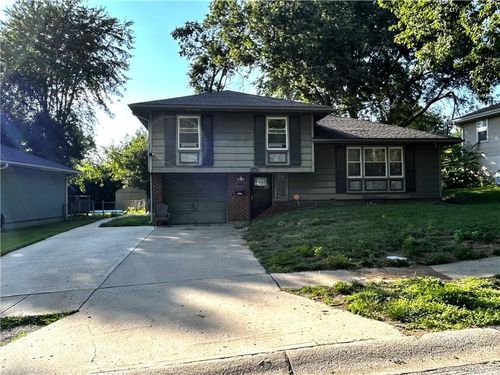 11902 Fremont Ave, Grandview, MO, 64030-1232 | Card Image