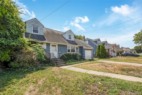 3860 Hudson Ave, Seaford, NY, 11783-2322 | Card Image