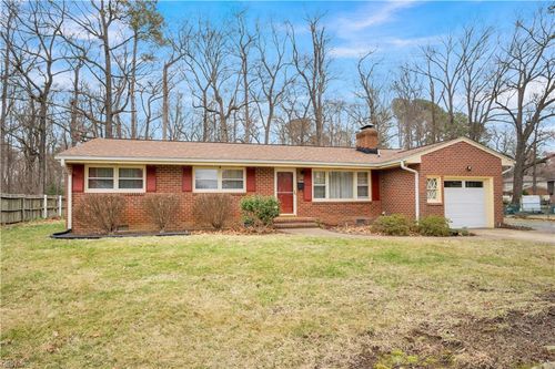 40 Camelot Ct, Newport News, VA, 23602-7138 | Card Image