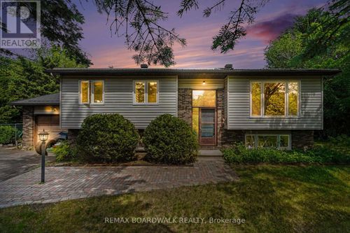3399 Regburn Dr, Osgoode, ON, K0A2W0 | Card Image
