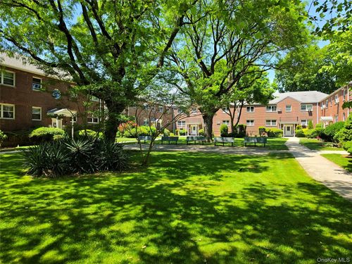 25-88-27 Shore Parkway, New York, NY, 11414 | Card Image