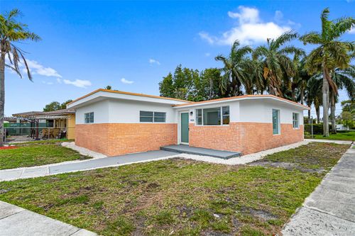 988 Nw 10th St, Hallandale Beach, FL, 33009-2116 | Card Image