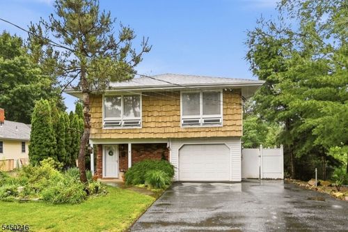 4 Park Pl, Pompton Lakes, NJ, 07442-1019 | Card Image