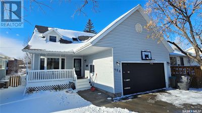 466 8 Th Ave Ne, House other with 5 bedrooms, 4 bathrooms and null parking in Swift Current SK | Image 1