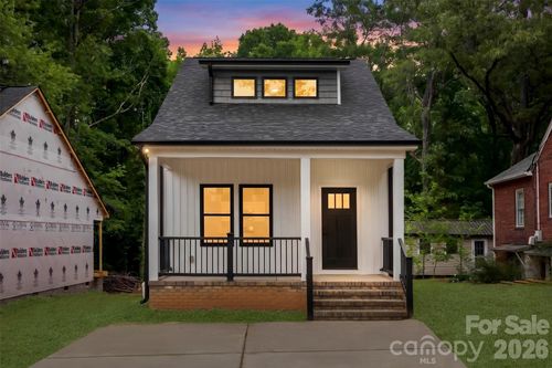 392 Park Rd, Albemarle, NC, 28001-2933 | Card Image