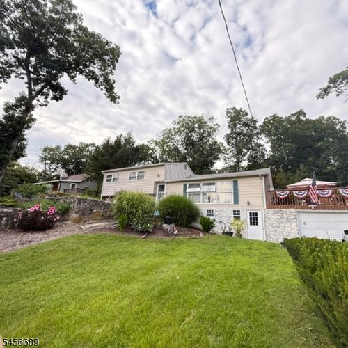 19 Lakeside Dr, Sussex, NJ, 07461-4375 | Card Image