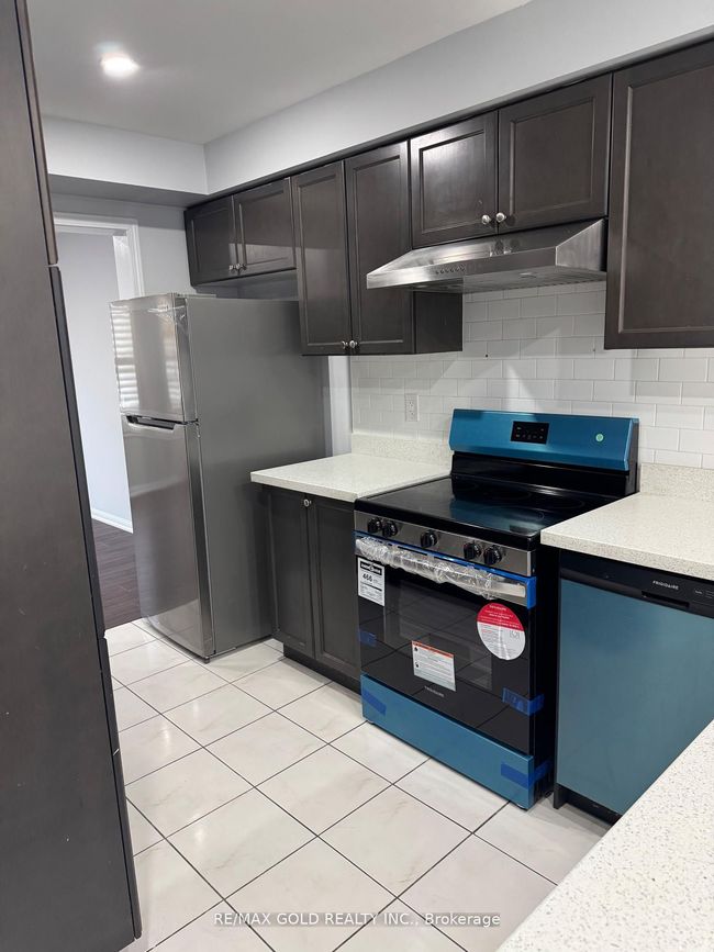 13 Viewforth Rd, House attached with 4 bedrooms, 2 bathrooms and 1 parking in Brampton ON | Image 21
