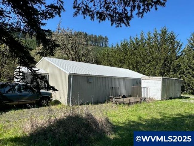 24404 Highway 20, House other with 3 bedrooms, 1 bathrooms and null parking in Philomath OR | Image 15