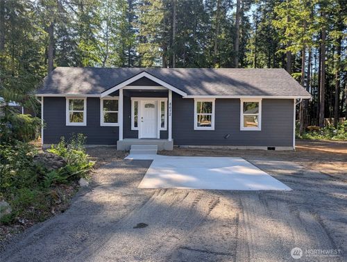 8672 Bell Ct, Maple Falls, WA, 98266-8230 | Card Image