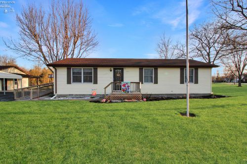 2029 Nw Catawba Rd, Port Clinton, OH, 43452-2924 | Card Image
