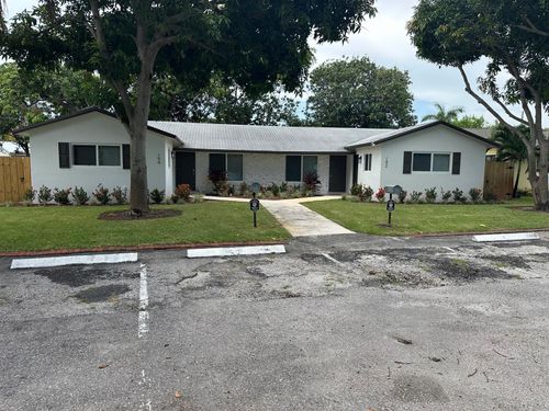 192 Se 27th Ct, Boynton Beach, FL, 33435-7631 | Card Image