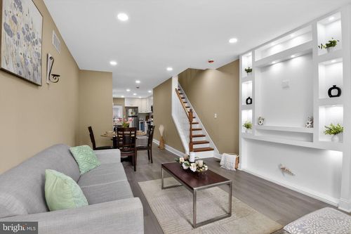 1213 W 3rd St, WILMINGTON, DE, 19805-3627 | Card Image