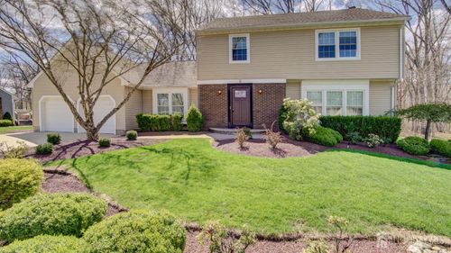 8 Sherman Ct, Manalapan, NJ, 07726-1814 | Card Image